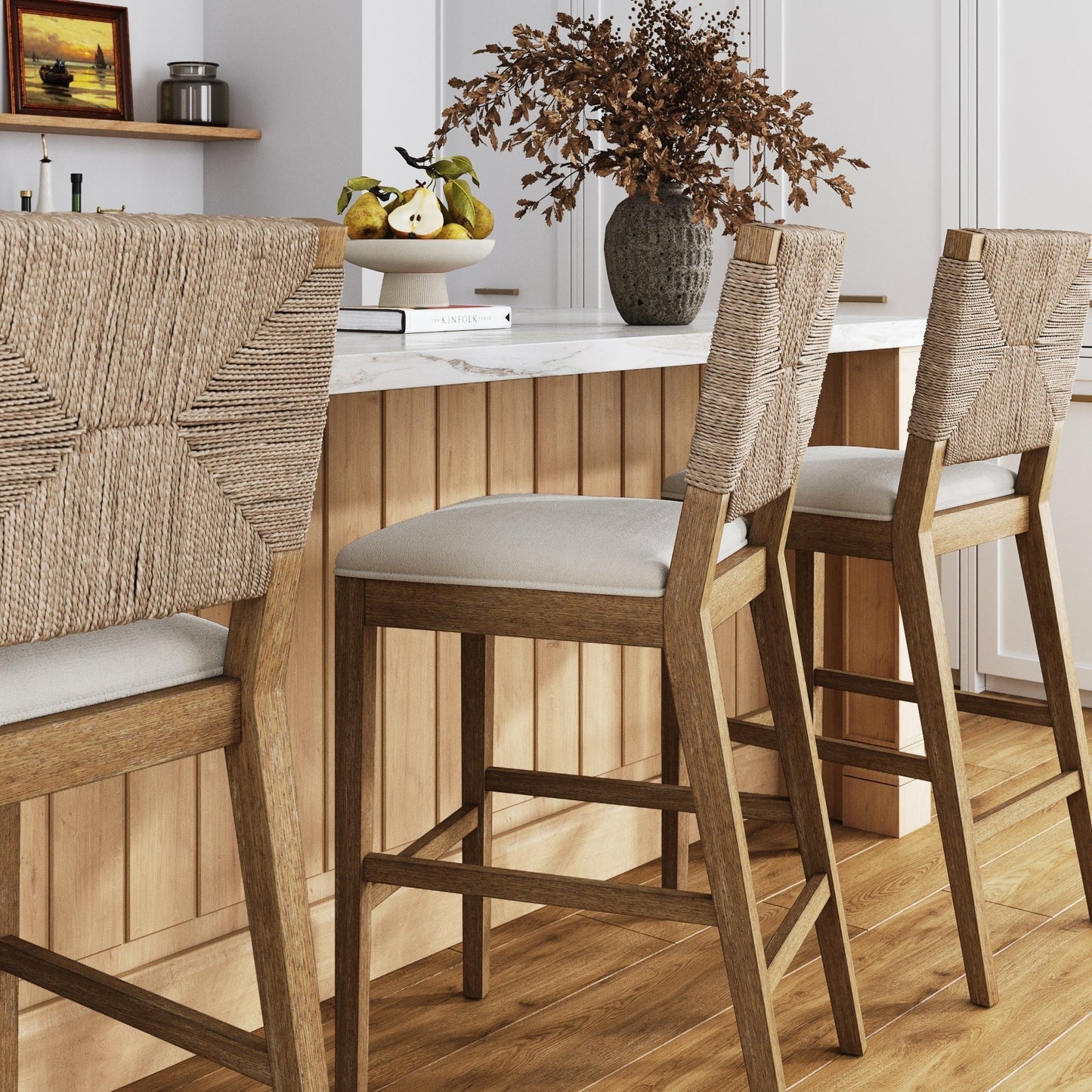 Tabouret de bar Beacon Bohemian Boucle, chaise de comptoir rembourrée avec cadre en bois massif et dossier en jonc de mer tressé