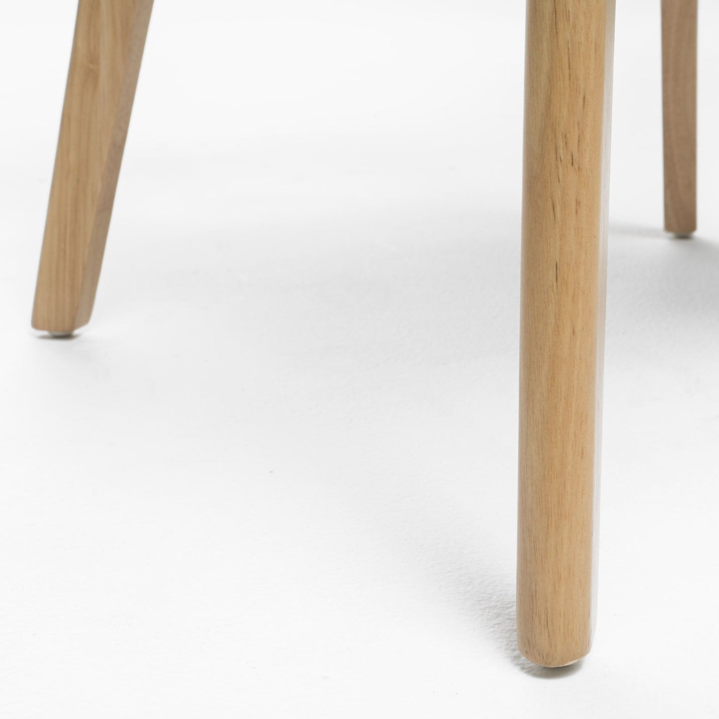 Chaise de salle à manger Abrielle en bois d'hévéa rembourrée de style milieu de siècle (lot de 2) par Christopher Knight Home