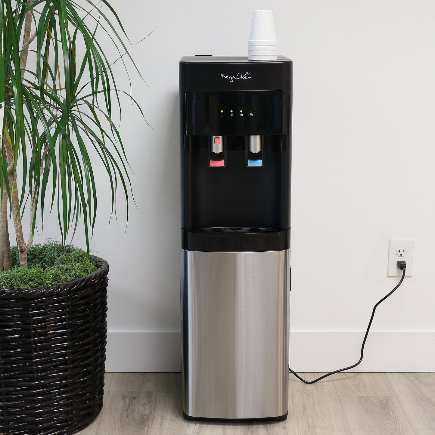 Distributeur d'eau chaude et froide MegaChef à chargement par le bas - 12 x 13,6 x 41