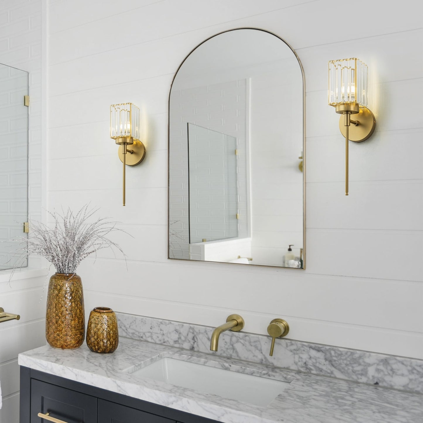 Applique murale moderne dorée à intensité variable, style cylindre glamour pour salle de bain, en cristal, pour meuble-lavabo