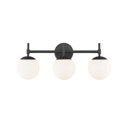Luminaire de salle de bain à 3 lampes 929 Lighting, disponible en plusieurs finitions et avec abat-jour en verre opale.