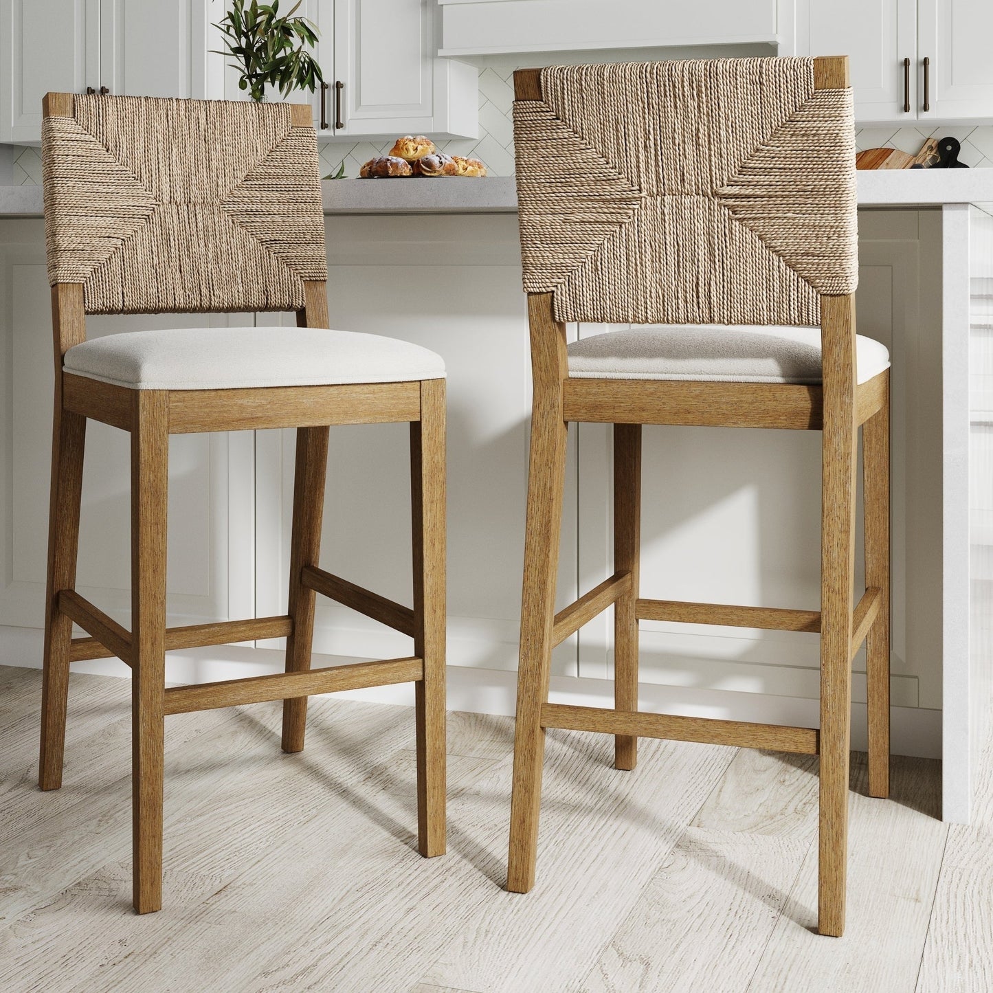 Tabouret de bar Beacon Bohemian Boucle, chaise de comptoir rembourrée avec cadre en bois massif et dossier en jonc de mer tressé
