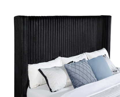 Lit télé rembourré Centergrove Eastern King Wingback noir